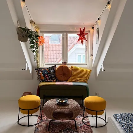 Asanzo Historic Attic-traditional Norwegian & Warm Indian Hospitality Privatunterkunft Stavanger