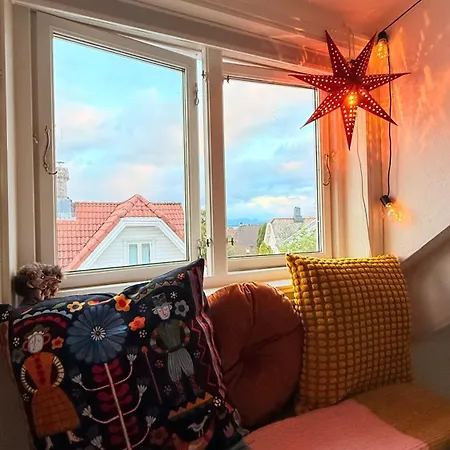 Privatunterkunft Asanzo Historic Attic-traditional Norwegian & Warm Indian Hospitality